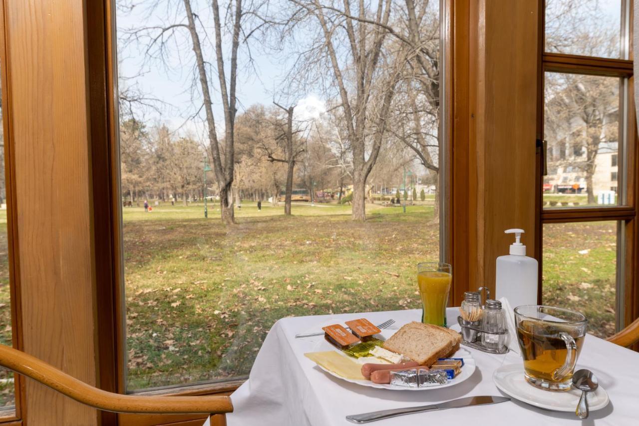 Hotel Kanet Skopje Eksteriør bilde