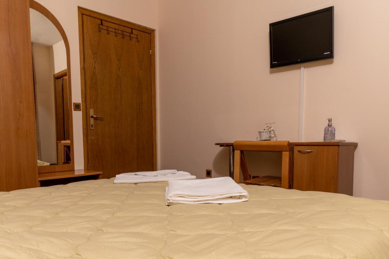 Hotel Kanet Skopje Eksteriør bilde