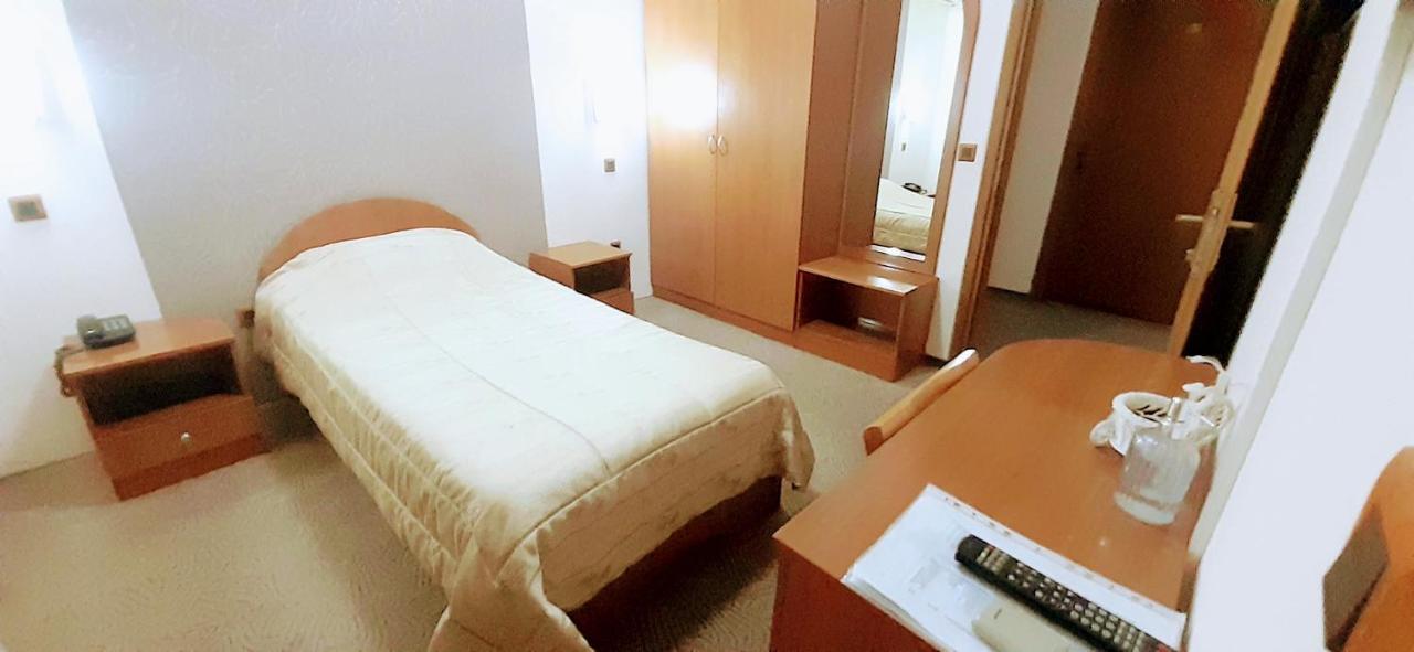 Hotel Kanet Skopje Eksteriør bilde
